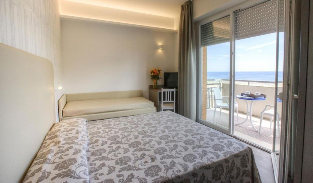 Hotel 2000 Rimini Exterior foto
