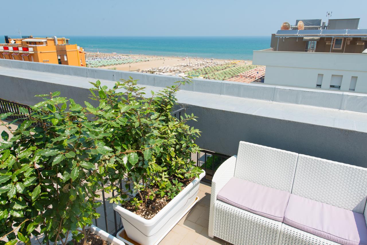Hotel 2000 Rimini Exterior foto